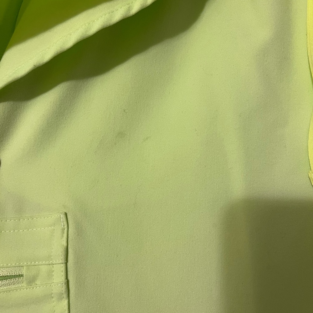 Figs Lime Green Scrub Set - Picture 3 of 5